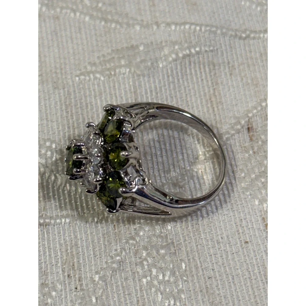 Vintage White Gold Tone Tiered Green Clear Flower Cluster Ring Size 8 SEE NOTE